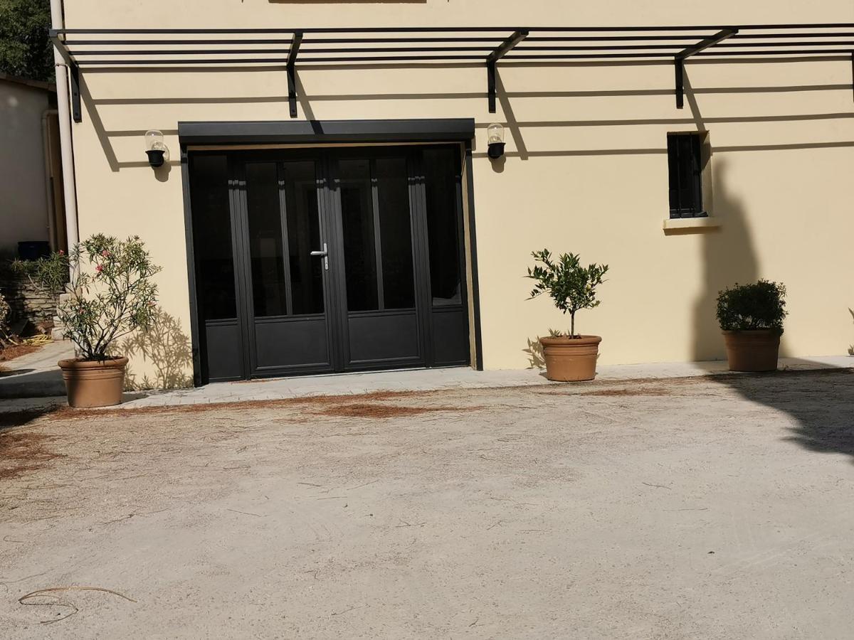 Gîte 2 chambres avec piscine Sernhac Extérieur photo