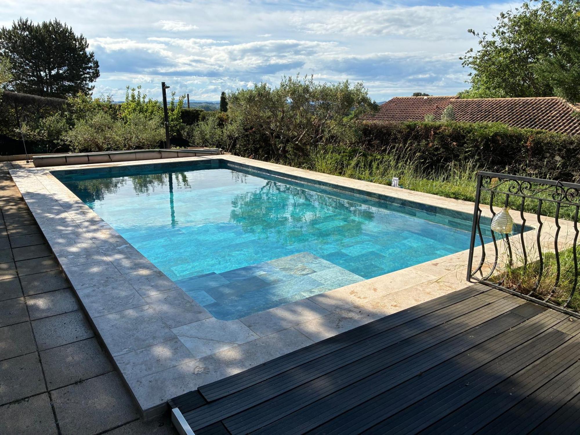 Gîte 2 chambres avec piscine Sernhac Extérieur photo